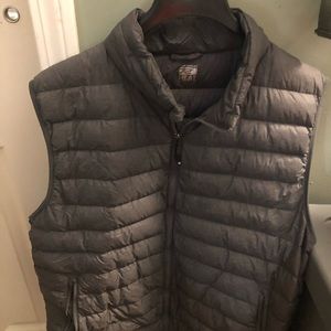 Mens size XXL grey vest